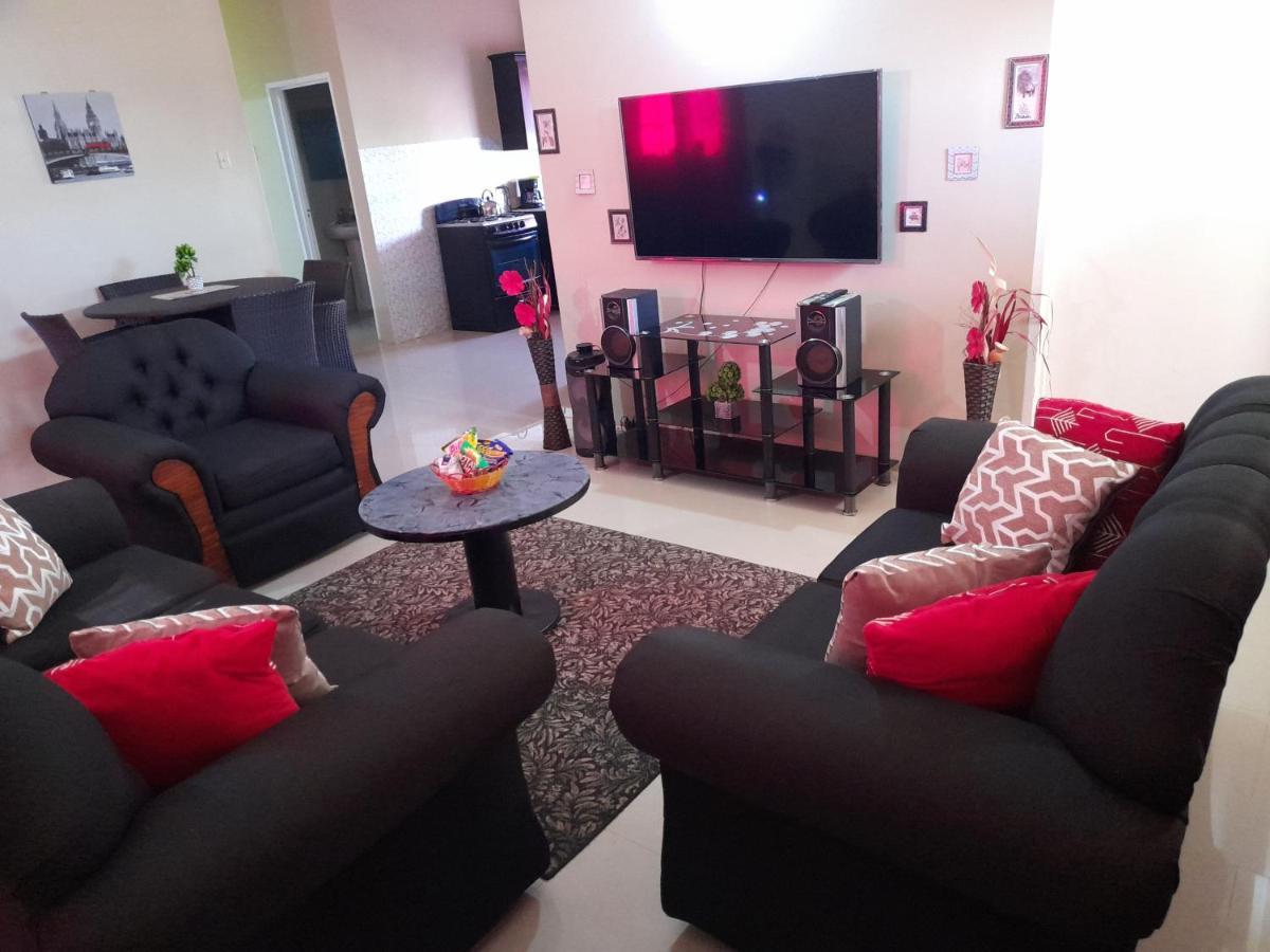 Loodik Vacation Home Brompton Manor Блэк-Ривер Экстерьер фото