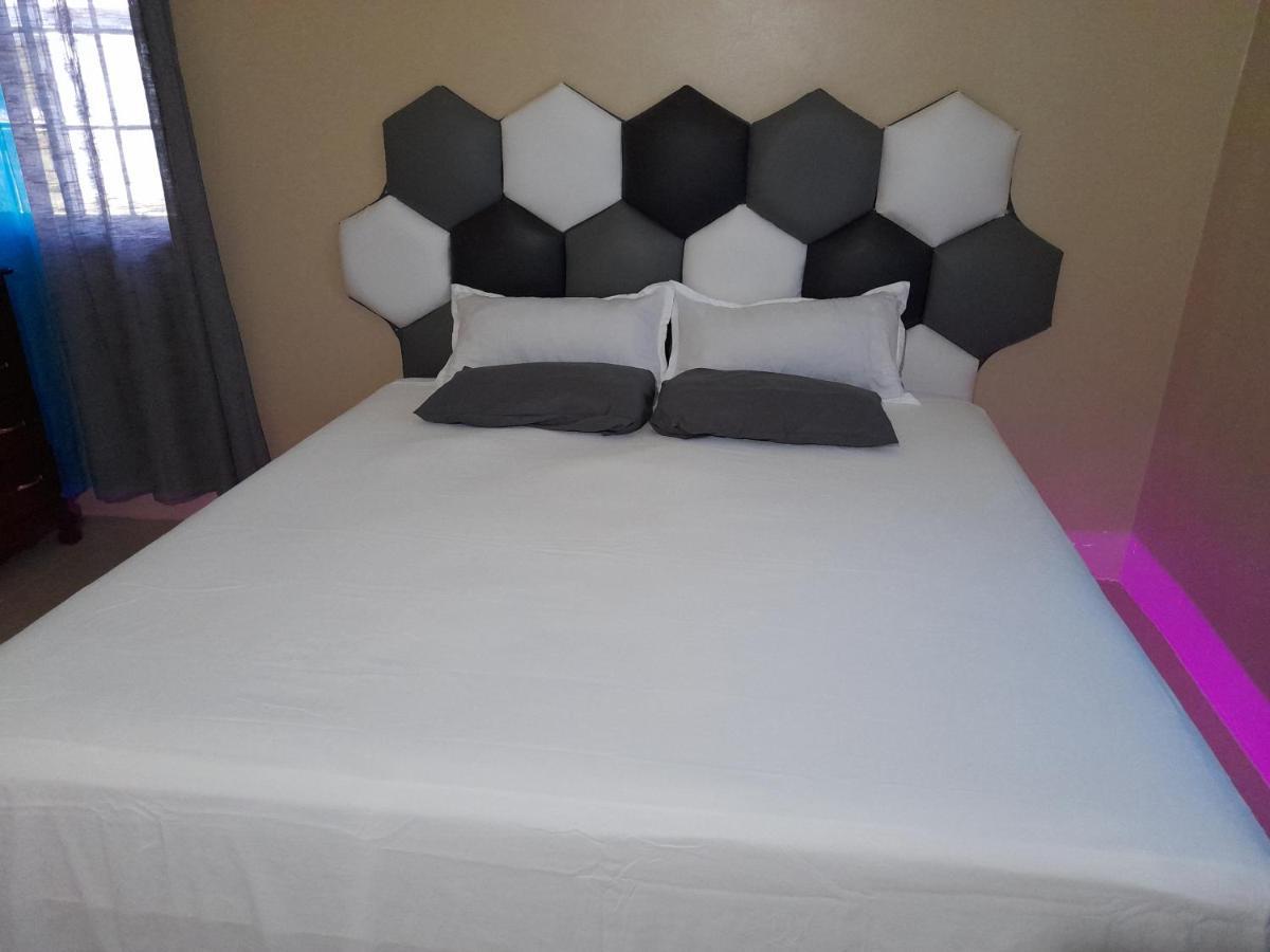 Loodik Vacation Home Brompton Manor Блэк-Ривер Экстерьер фото